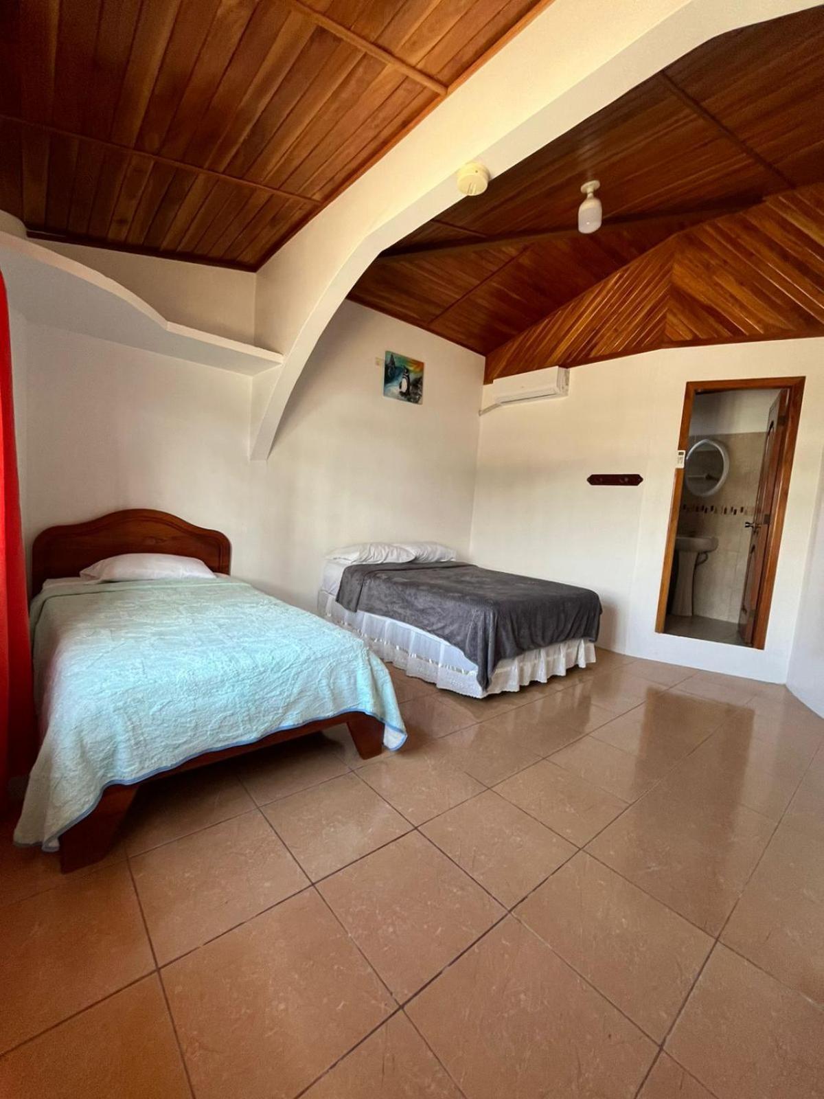 Hostal Neptuno - Poseidon Puerto Villamil Εξωτερικό φωτογραφία