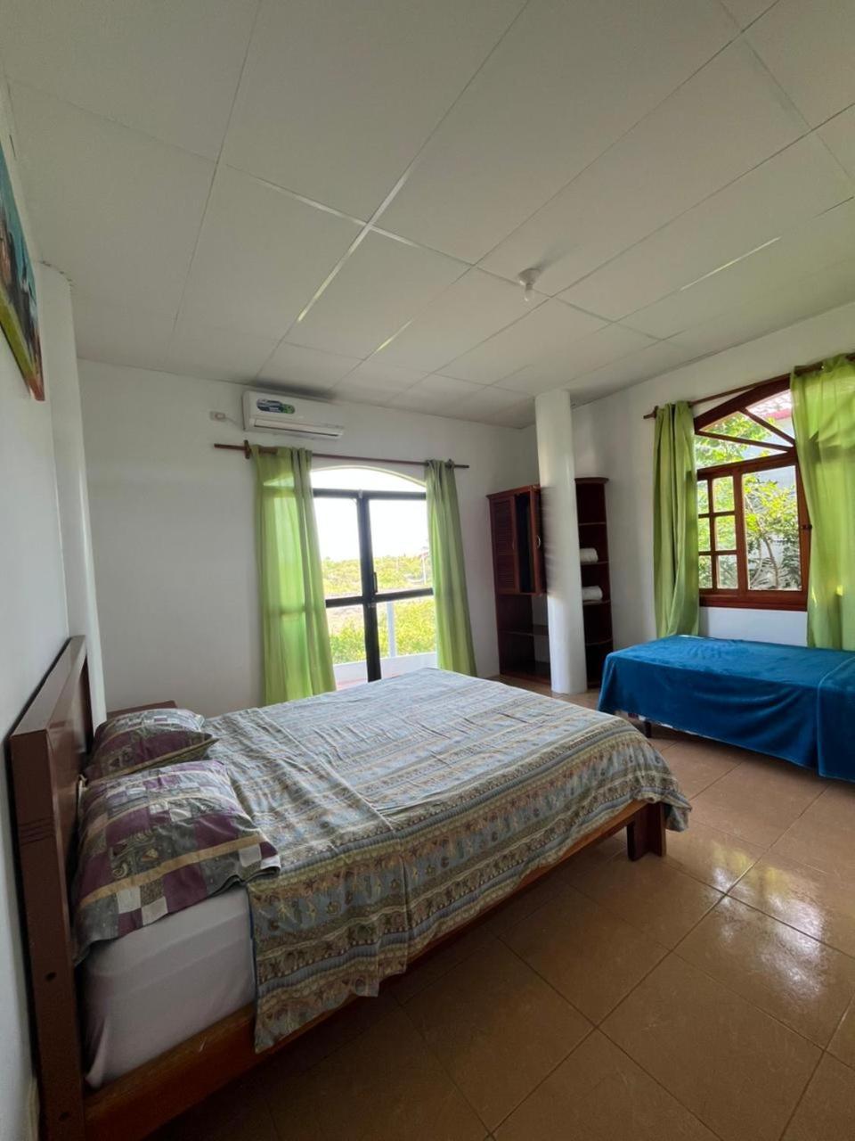 Hostal Neptuno - Poseidon Puerto Villamil Εξωτερικό φωτογραφία